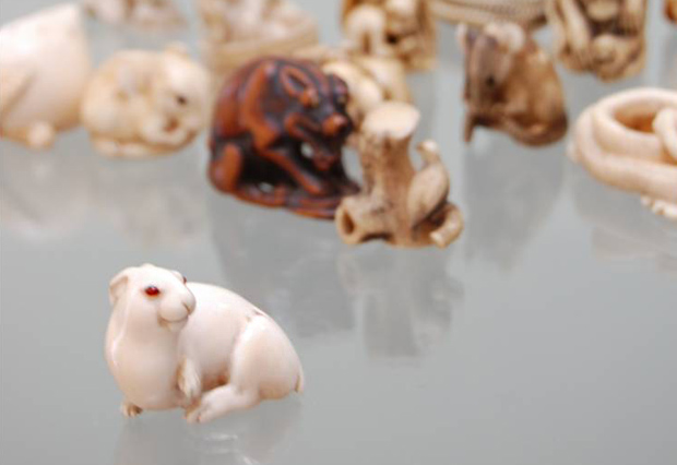 Ivory netsuke of the hare with the amber eyes Charles Ephrussi's favorite
