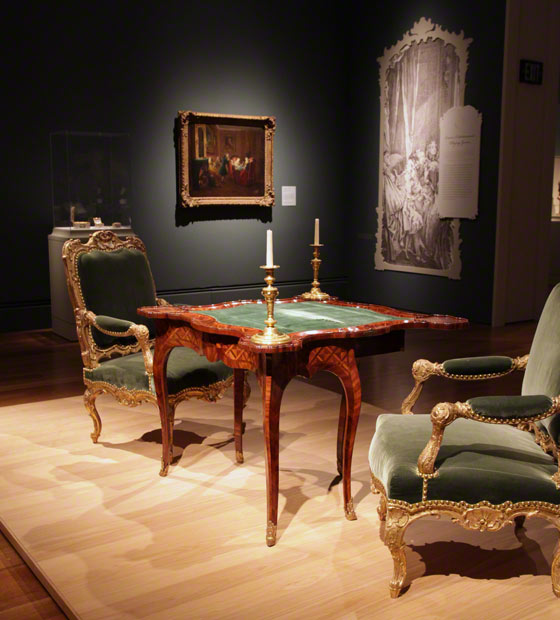 Luxury card store table and chairs