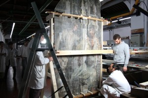 Permalink to Giorgio Vasari’s Monumental Painting “Last Supper” Reemerges After Nearly 50 Years Positioning the panel vertically to align the margins of the joint. Archives of the Opificio delle Pietre Dure, Firenze.