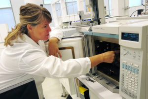 Permalink to Conservation Tools: The GC/MS Instrument Joy Mazurek of the Getty Conservation Institute with a GC/MS instrument